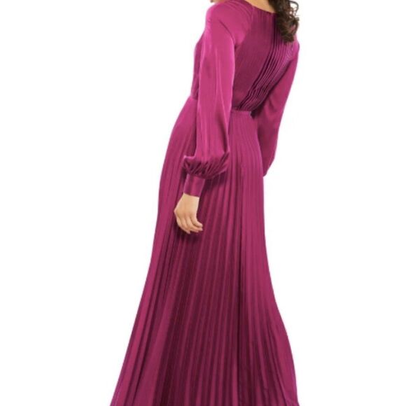 Mac Duggal Long Sleeve pleated high neck Gown 2 Berry Color NWT - Picture 6 of 7